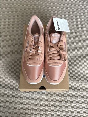 Reebok Women's Sneakers in Rose Tan
